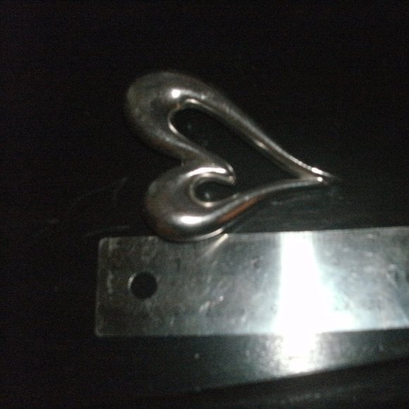 Vintage Retro Collectible Monet Silver Tone Metal Heart Shaped Brooch Pin 3" - Picture 3 of 4